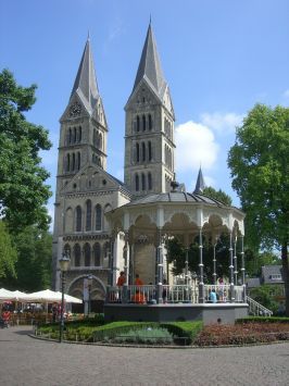 Roermond : Munsterplein, Konzertpavillon und Munsterkerk